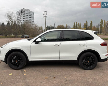 Белый Порше Каен, объемом двигателя 2.97 л и пробегом 180 тыс. км за 34000 $, фото 6 на Automoto.ua