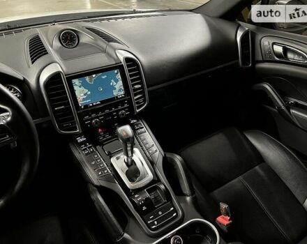 Белый Порше Каен, объемом двигателя 3.6 л и пробегом 147 тыс. км за 27900 $, фото 41 на Automoto.ua