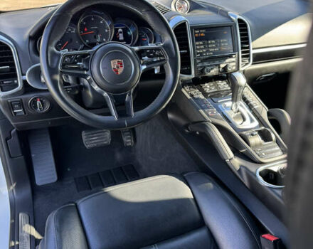 Білий Порше Cayenne, об'ємом двигуна 2.99 л та пробігом 151 тис. км за 31500 $, фото 6 на Automoto.ua