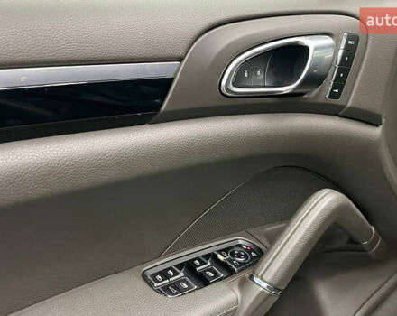 Білий Порше Cayenne, об'ємом двигуна 3.6 л та пробігом 152 тис. км за 28700 $, фото 10 на Automoto.ua