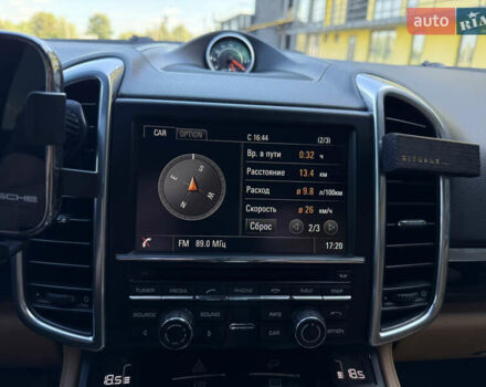 Білий Порше Cayenne, об'ємом двигуна 3 л та пробігом 206 тис. км за 31000 $, фото 28 на Automoto.ua