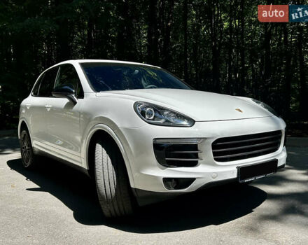 Білий Порше Cayenne, об'ємом двигуна 2.97 л та пробігом 172 тис. км за 33500 $, фото 6 на Automoto.ua
