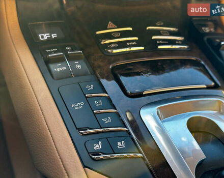 Белый Порше Каен, объемом двигателя 3.6 л и пробегом 170 тыс. км за 26500 $, фото 18 на Automoto.ua