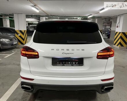 Белый Порше Каен, объемом двигателя 3.6 л и пробегом 147 тыс. км за 27900 $, фото 8 на Automoto.ua