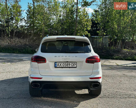 Белый Порше Каен, объемом двигателя 3.6 л и пробегом 170 тыс. км за 26500 $, фото 4 на Automoto.ua