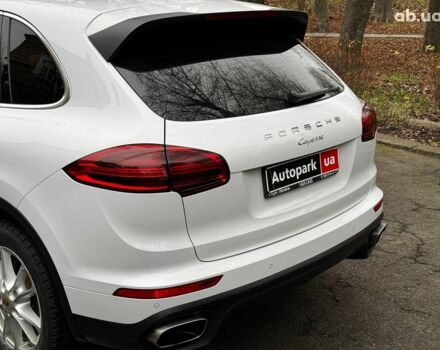Білий Порше Cayenne, об'ємом двигуна 3.6 л та пробігом 96 тис. км за 39690 $, фото 10 на Automoto.ua