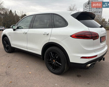 Белый Порше Каен, объемом двигателя 2.97 л и пробегом 180 тыс. км за 34000 $, фото 8 на Automoto.ua