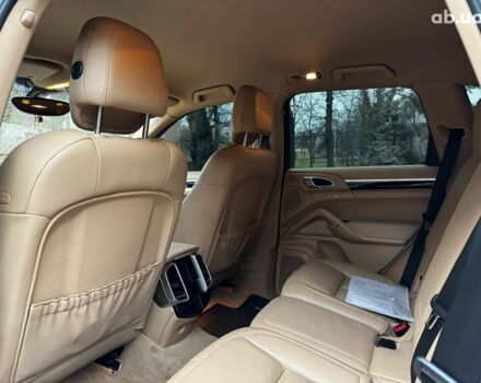 Білий Порше Cayenne, об'ємом двигуна 3.6 л та пробігом 96 тис. км за 39690 $, фото 26 на Automoto.ua