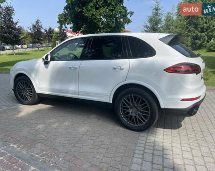 Білий Порше Cayenne, об'ємом двигуна 2.97 л та пробігом 172 тис. км за 33500 $, фото 16 на Automoto.ua