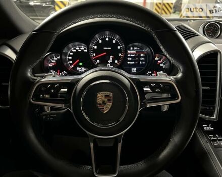 Белый Порше Каен, объемом двигателя 3.6 л и пробегом 147 тыс. км за 27900 $, фото 35 на Automoto.ua