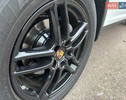 Белый Порше Каен, объемом двигателя 2.97 л и пробегом 180 тыс. км за 34000 $, фото 17 на Automoto.ua