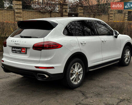 Белый Порше Каен, объемом двигателя 3.6 л и пробегом 96 тыс. км за 39690 $, фото 7 на Automoto.ua