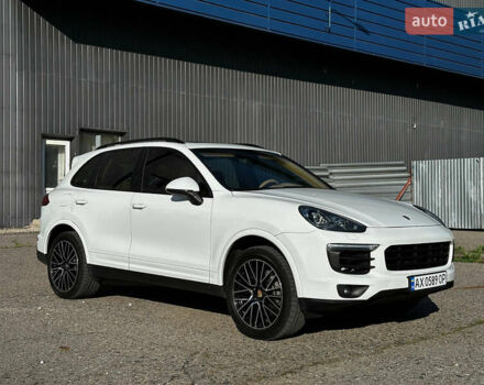 Белый Порше Каен, объемом двигателя 3.6 л и пробегом 170 тыс. км за 26500 $, фото 1 на Automoto.ua