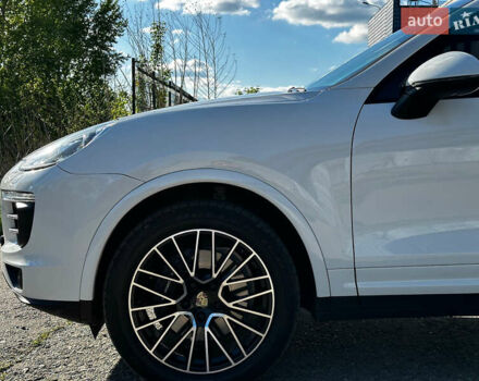 Белый Порше Каен, объемом двигателя 3.6 л и пробегом 170 тыс. км за 26500 $, фото 9 на Automoto.ua