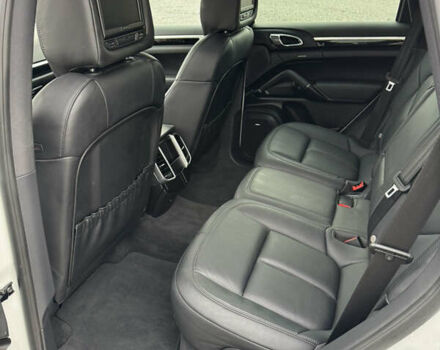 Білий Порше Cayenne, об'ємом двигуна 2.99 л та пробігом 151 тис. км за 31500 $, фото 30 на Automoto.ua