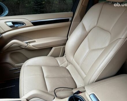 Білий Порше Cayenne, об'ємом двигуна 3.6 л та пробігом 96 тис. км за 39690 $, фото 25 на Automoto.ua