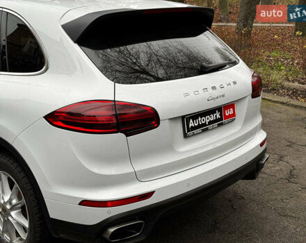 Белый Порше Каен, объемом двигателя 3.6 л и пробегом 96 тыс. км за 39690 $, фото 10 на Automoto.ua
