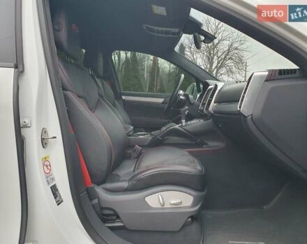 Белый Порше Каен, объемом двигателя 3.6 л и пробегом 143 тыс. км за 39999 $, фото 36 на Automoto.ua