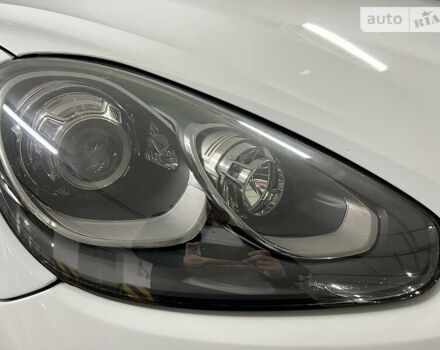 Белый Порше Каен, объемом двигателя 3.6 л и пробегом 147 тыс. км за 27900 $, фото 15 на Automoto.ua