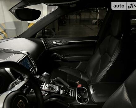 Белый Порше Каен, объемом двигателя 3.6 л и пробегом 147 тыс. км за 27900 $, фото 28 на Automoto.ua