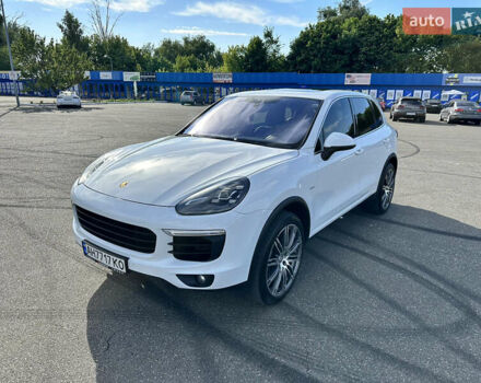 Белый Порше Каен, объемом двигателя 2.97 л и пробегом 180 тыс. км за 32000 $, фото 1 на Automoto.ua