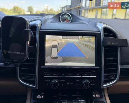 Білий Порше Cayenne, об'ємом двигуна 3 л та пробігом 206 тис. км за 31000 $, фото 34 на Automoto.ua
