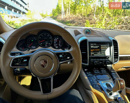 Белый Порше Каен, объемом двигателя 3.6 л и пробегом 170 тыс. км за 26500 $, фото 15 на Automoto.ua