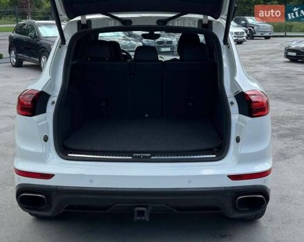 Білий Порше Cayenne, об'ємом двигуна 2.97 л та пробігом 330 тис. км за 28500 $, фото 13 на Automoto.ua