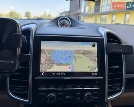 Білий Порше Cayenne, об'ємом двигуна 3 л та пробігом 206 тис. км за 31000 $, фото 53 на Automoto.ua