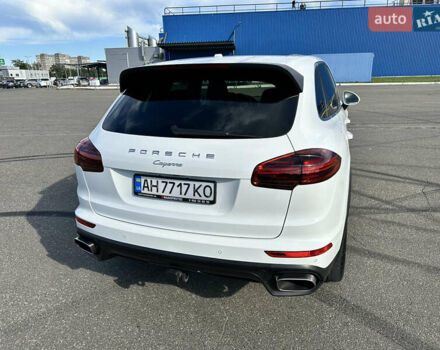 Белый Порше Каен, объемом двигателя 2.97 л и пробегом 180 тыс. км за 32000 $, фото 9 на Automoto.ua