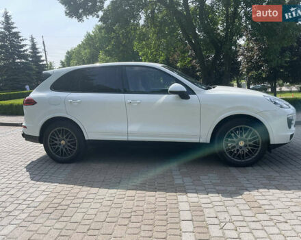 Білий Порше Cayenne, об'ємом двигуна 2.97 л та пробігом 172 тис. км за 33500 $, фото 22 на Automoto.ua