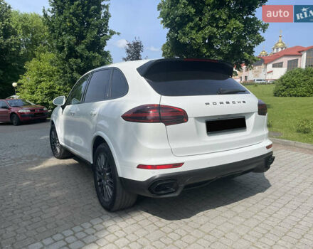 Білий Порше Cayenne, об'ємом двигуна 2.97 л та пробігом 172 тис. км за 33500 $, фото 20 на Automoto.ua