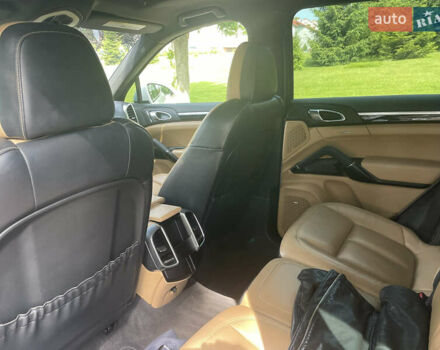 Білий Порше Cayenne, об'ємом двигуна 2.97 л та пробігом 172 тис. км за 33500 $, фото 12 на Automoto.ua