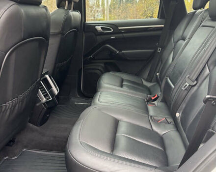 Белый Порше Каен, объемом двигателя 2.97 л и пробегом 180 тыс. км за 34000 $, фото 34 на Automoto.ua