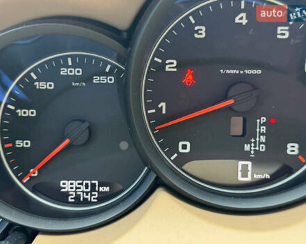 Белый Порше Каен, объемом двигателя 3.6 л и пробегом 98 тыс. км за 33999 $, фото 6 на Automoto.ua