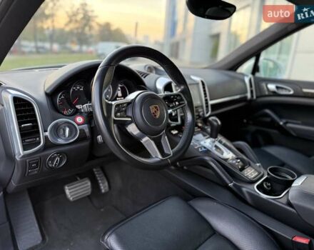 Белый Порше Каен, объемом двигателя 3.6 л и пробегом 62 тыс. км за 32999 $, фото 17 на Automoto.ua