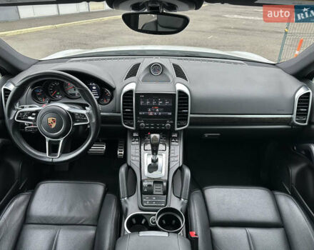 Белый Порше Каен, объемом двигателя 3.6 л и пробегом 62 тыс. км за 29999 $, фото 20 на Automoto.ua
