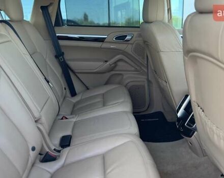 Белый Порше Каен, объемом двигателя 3.6 л и пробегом 70 тыс. км за 32000 $, фото 19 на Automoto.ua