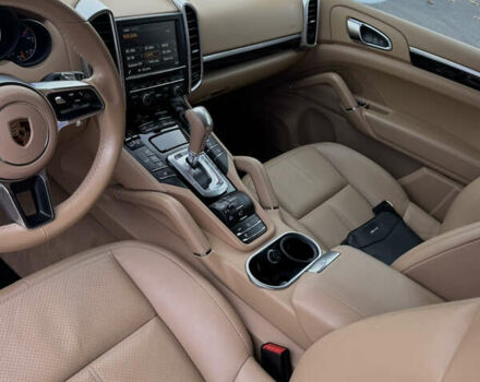 Белый Порше Каен, объемом двигателя 3.6 л и пробегом 98 тыс. км за 33999 $, фото 4 на Automoto.ua