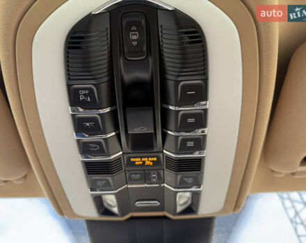 Белый Порше Каен, объемом двигателя 3.6 л и пробегом 70 тыс. км за 27000 $, фото 36 на Automoto.ua