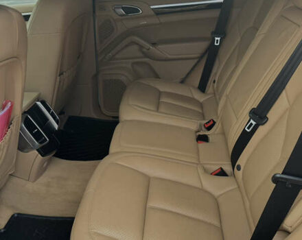 Белый Порше Каен, объемом двигателя 3.6 л и пробегом 98 тыс. км за 33999 $, фото 5 на Automoto.ua