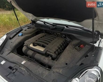 Белый Порше Каен, объемом двигателя 3.6 л и пробегом 110 тыс. км за 39500 $, фото 6 на Automoto.ua