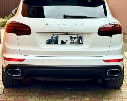 Белый Порше Каен, объемом двигателя 3 л и пробегом 120 тыс. км за 43500 $, фото 1 на Automoto.ua