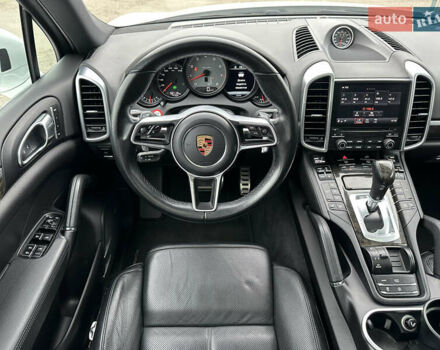 Белый Порше Каен, объемом двигателя 3.6 л и пробегом 62 тыс. км за 29999 $, фото 21 на Automoto.ua