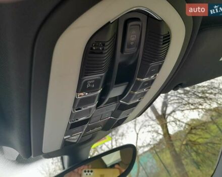 Белый Порше Каен, объемом двигателя 3.6 л и пробегом 150 тыс. км за 30000 $, фото 8 на Automoto.ua