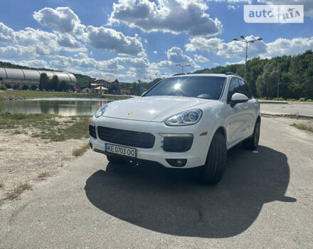 Белый Порше Каен, объемом двигателя 3.6 л и пробегом 130 тыс. км за 35000 $, фото 7 на Automoto.ua