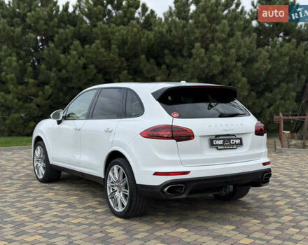 Белый Порше Каен, объемом двигателя 3.6 л и пробегом 70 тыс. км за 27000 $, фото 9 на Automoto.ua