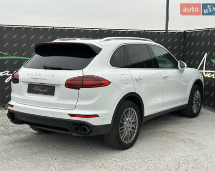 Белый Порше Каен, объемом двигателя 3.6 л и пробегом 62 тыс. км за 29999 $, фото 1 на Automoto.ua