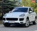 Білий Порше Cayenne, об'ємом двигуна 3 л та пробігом 92 тис. км за 36000 $, фото 1 на Automoto.ua