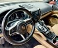 Белый Порше Каен, объемом двигателя 3.6 л и пробегом 148 тыс. км за 32000 $, фото 7 на Automoto.ua